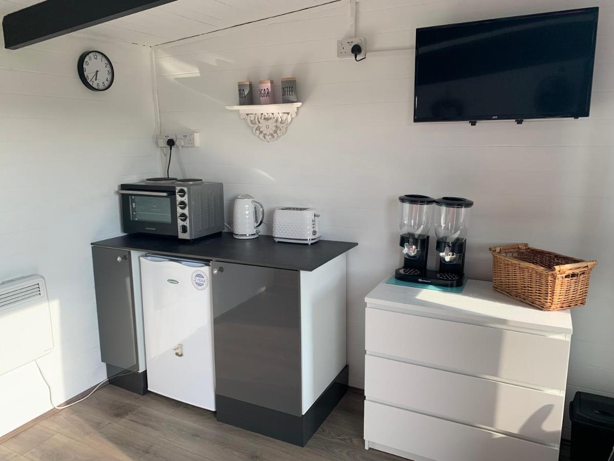 סנט אסף Dolafon Farm Luxury Glamping Cabin With Hot Tub מראה חיצוני תמונה