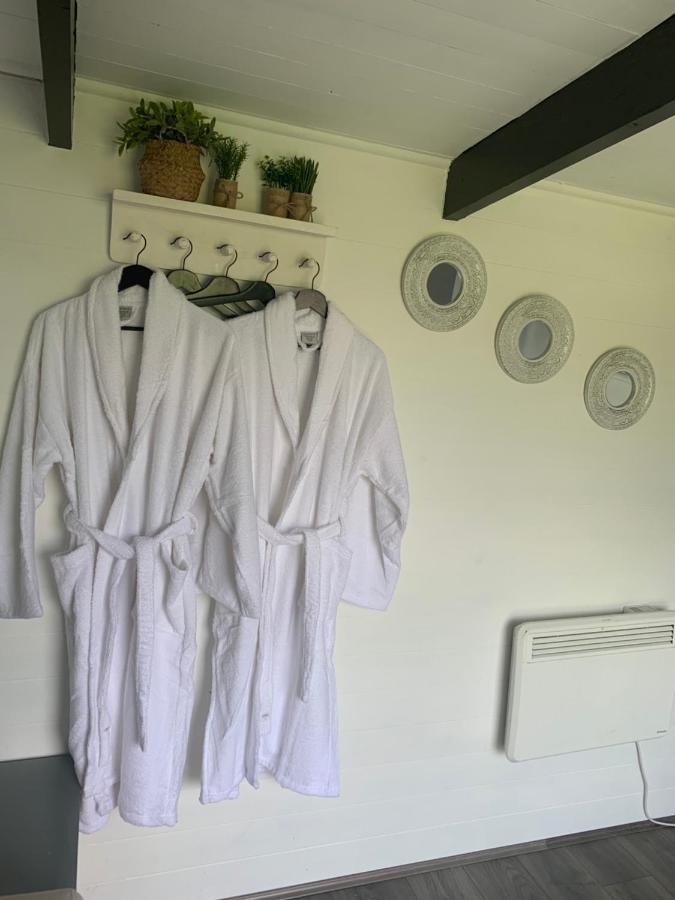 סנט אסף Dolafon Farm Luxury Glamping Cabin With Hot Tub מראה חיצוני תמונה
